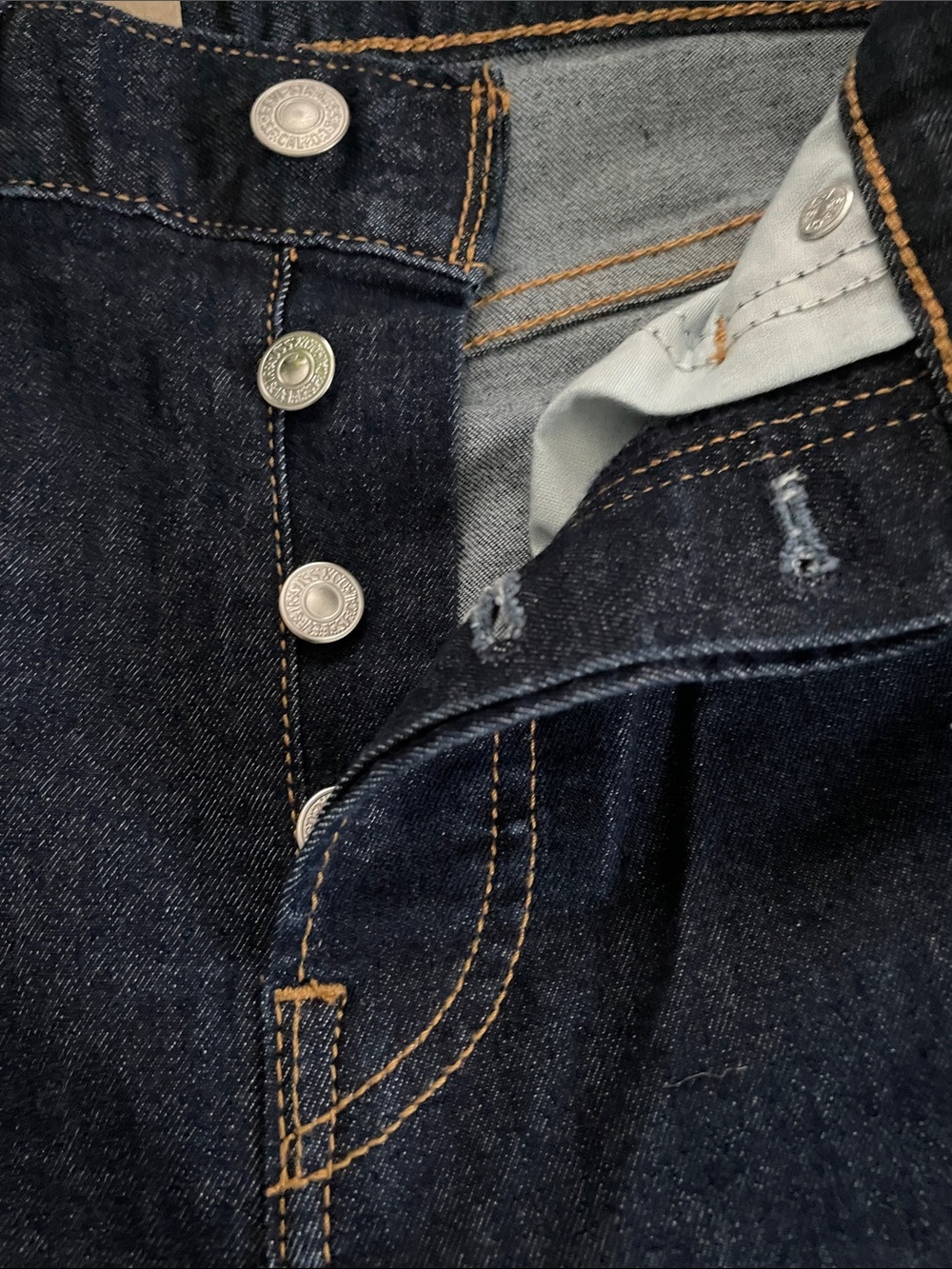 Levi's Women's Straight Leg Jeans in Dark Indigo - Picture 6 of 6